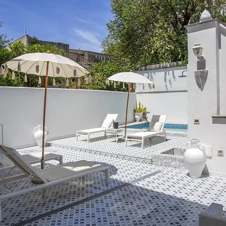 Queen - Luxury (adults Only)