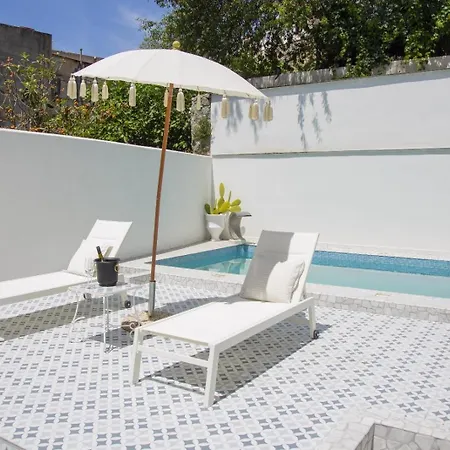 Queen - Luxury (adults Only) 4*